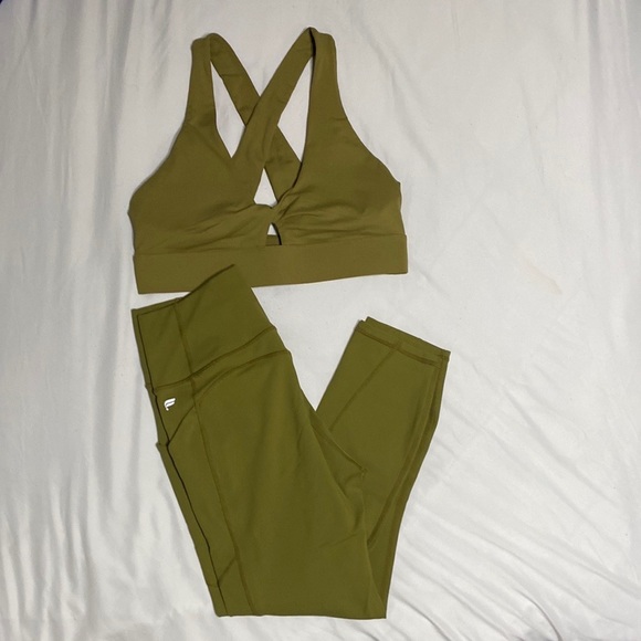 Fabletics Matching Set - Picture 1 of 4